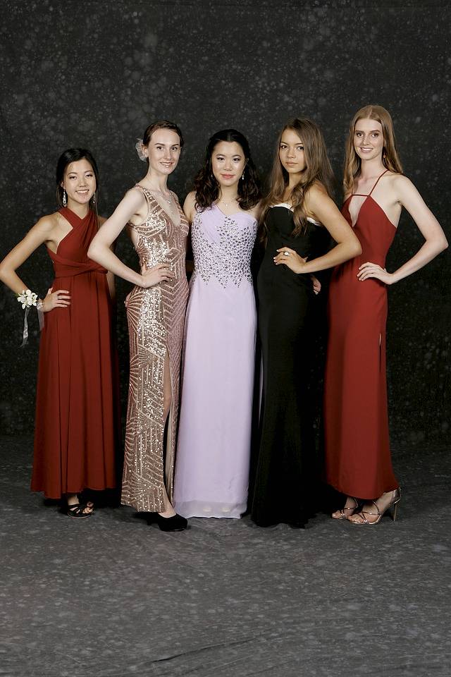 perth school ball photography group of 5 females